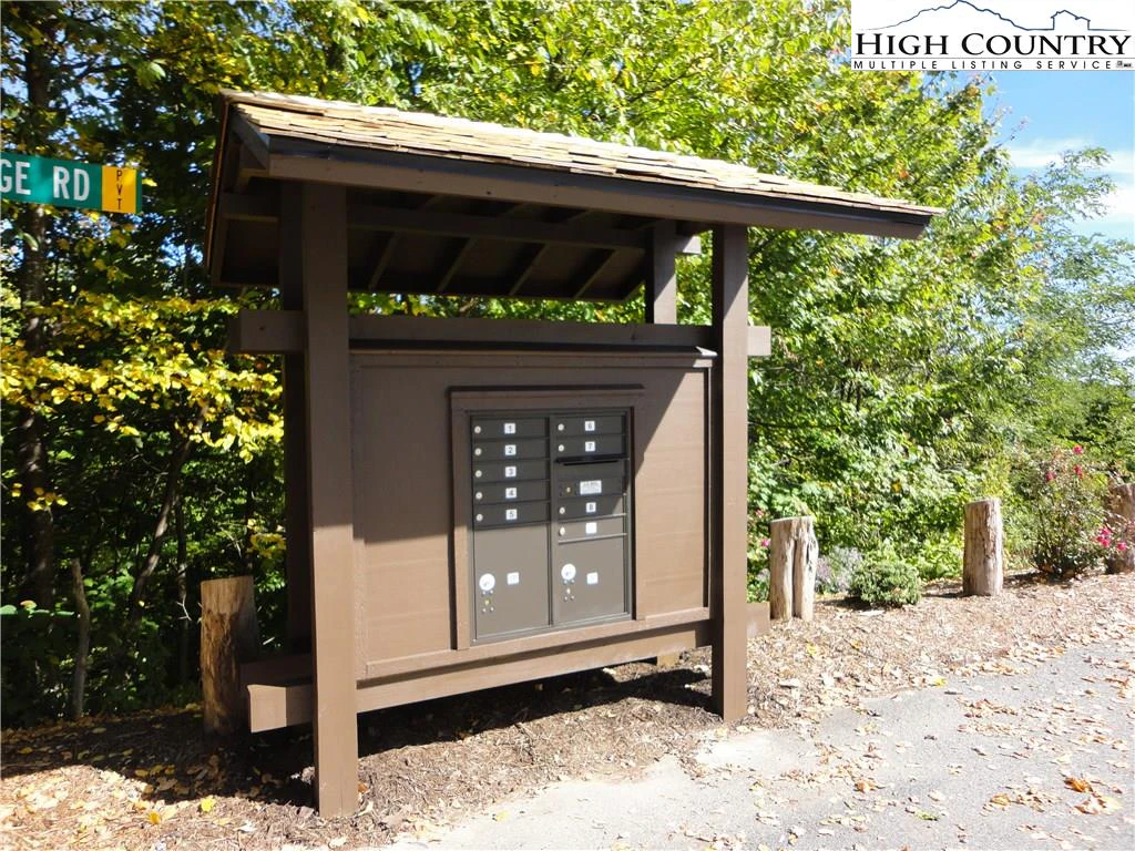 Image number 3 for the current listing