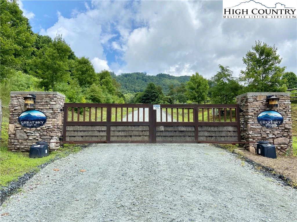 Image number 3 for the current listing