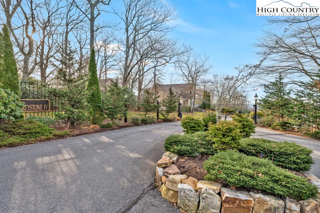 Image number 6 for the current listing