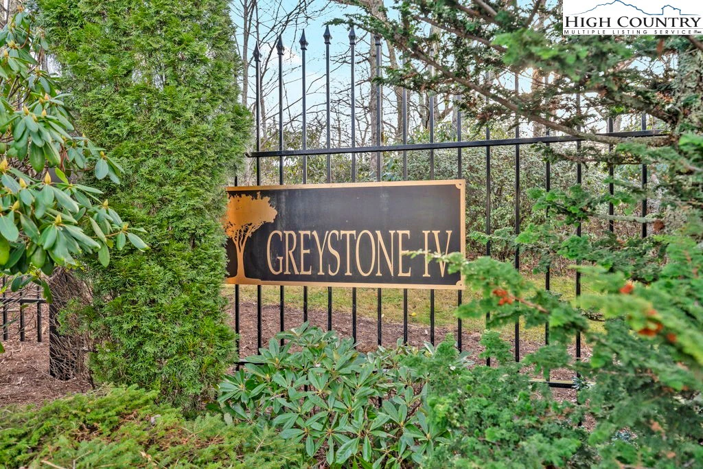 Image number 5 for the current listing