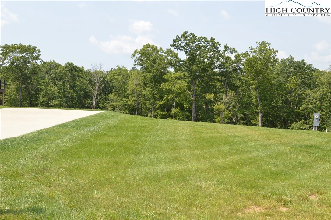 Image number 19 for the current listing