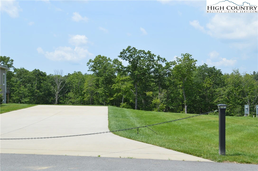 Image number 18 for the current listing