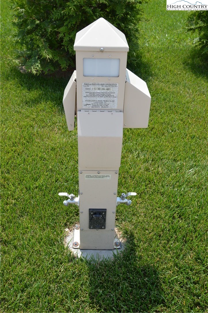 Image number 2 for the current listing