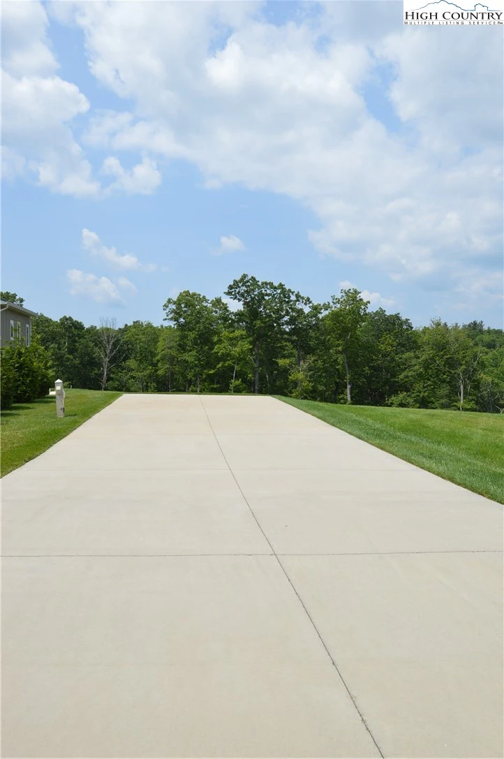 Image number 11 for the current listing
