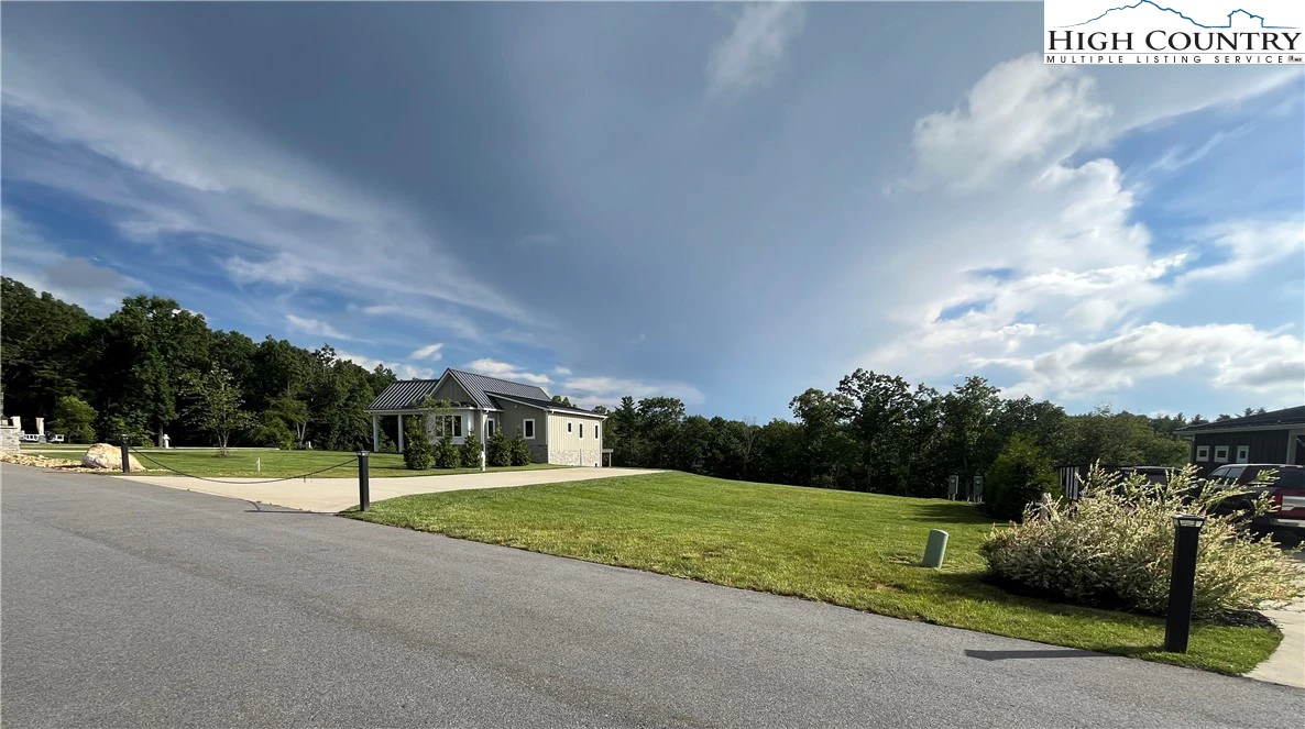 Image number 8 for the current listing