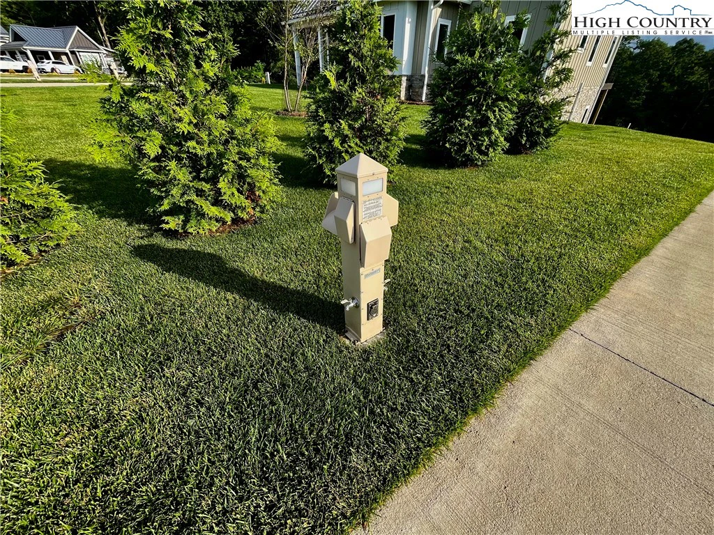Image number 4 for the current listing