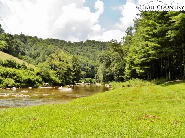 Image number 1 for the current listing