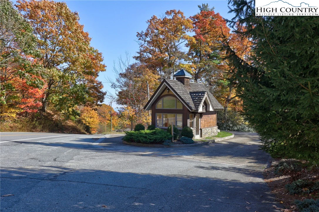 Image number 3 for the current listing