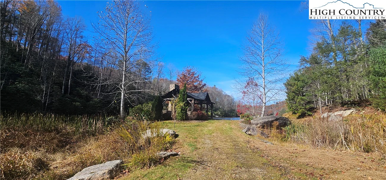 Image number 13 for the current listing