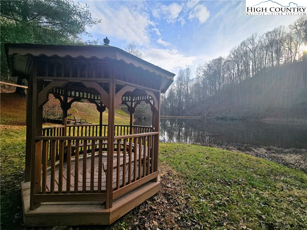 Image number 10 for the current listing