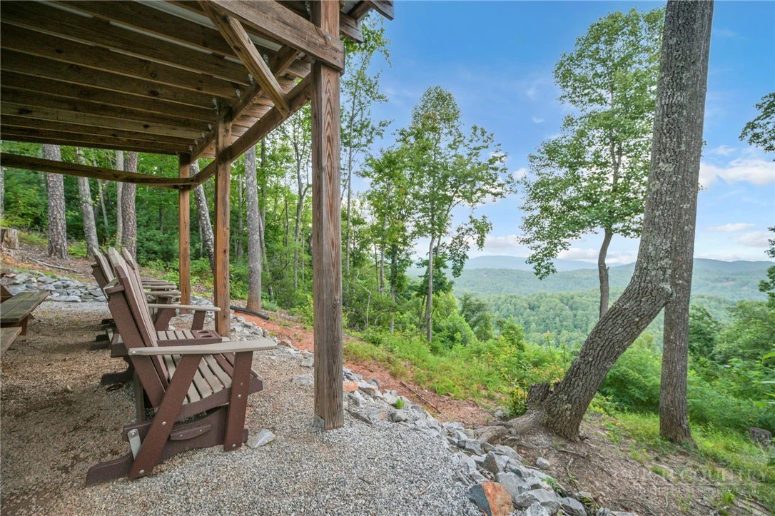 Image number 18 for the current listing