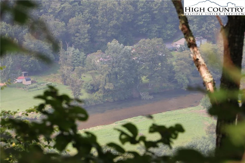 Image number 4 for the current listing