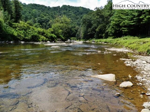 Image number 15 for the current listing