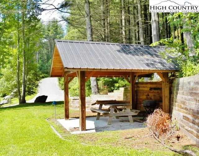 Image number 12 for the current listing