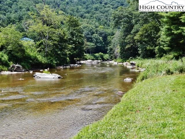 Image number 18 for the current listing
