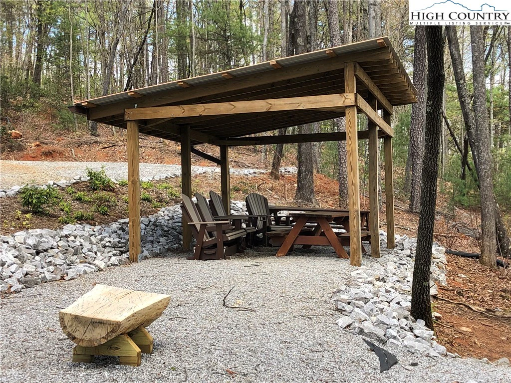 Image number 4 for the current listing