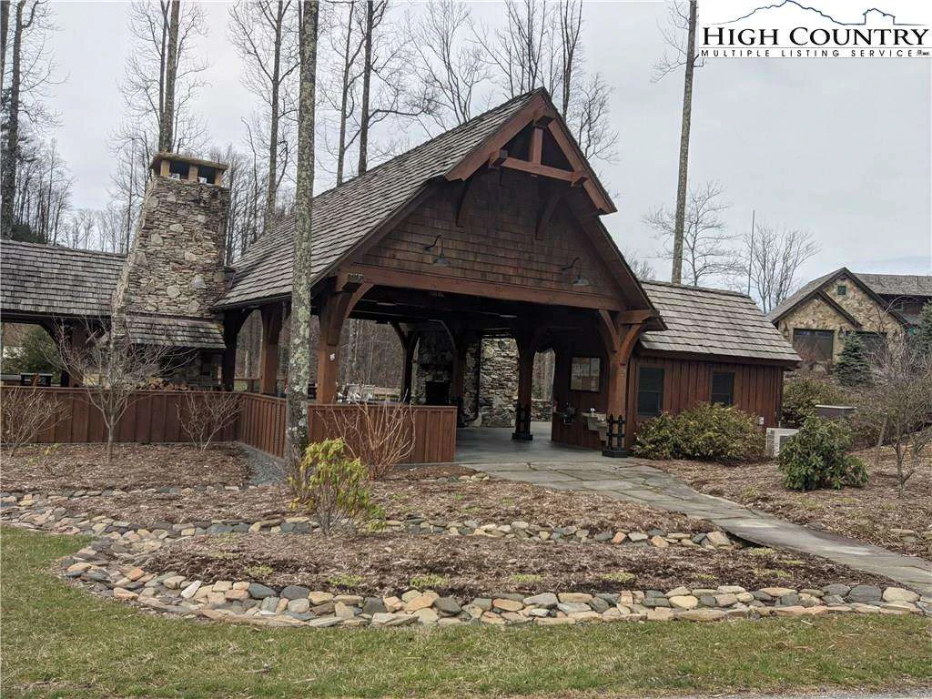 Image number 12 for the current listing