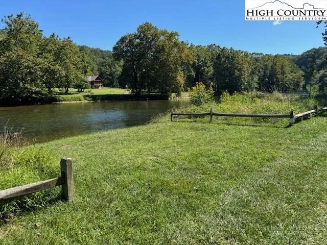Image number 13 for the current listing