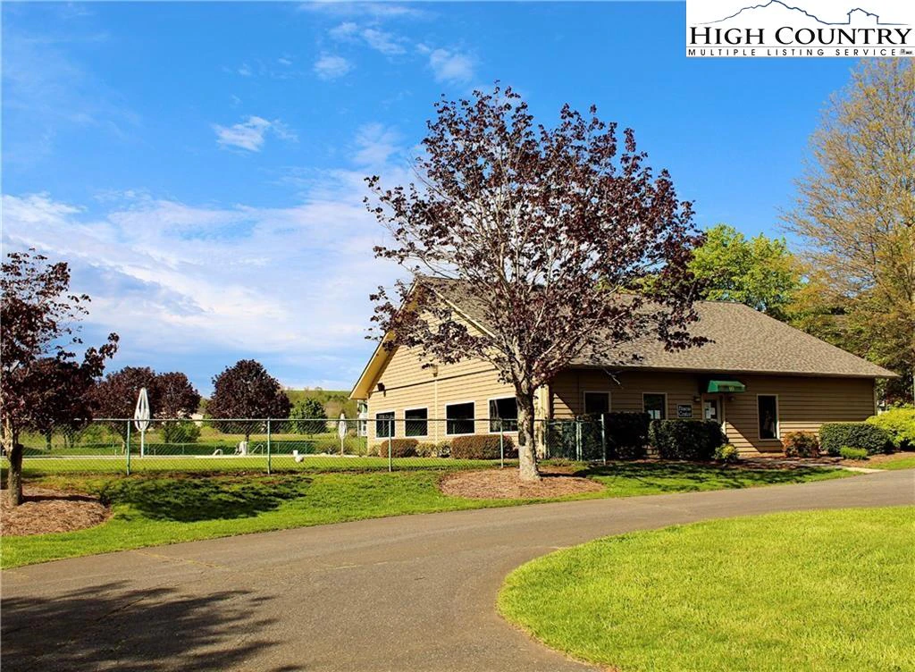 Image number 9 for the current listing