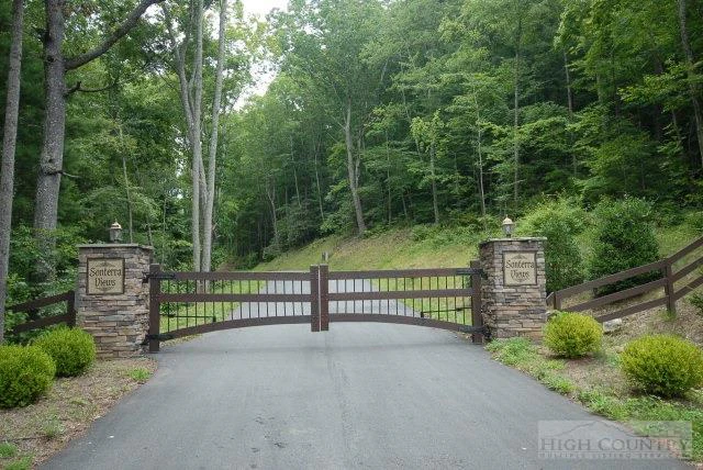 Image number 7 for the current listing