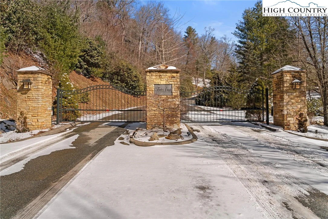 Image number 16 for the current listing