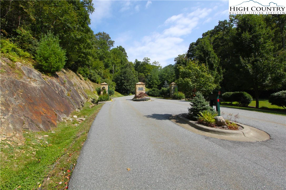 Image number 5 for the current listing