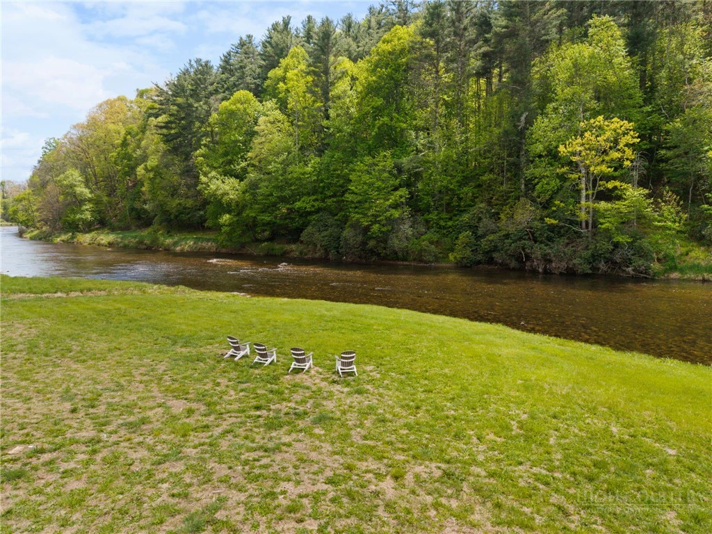 Image number 5 for the current listing