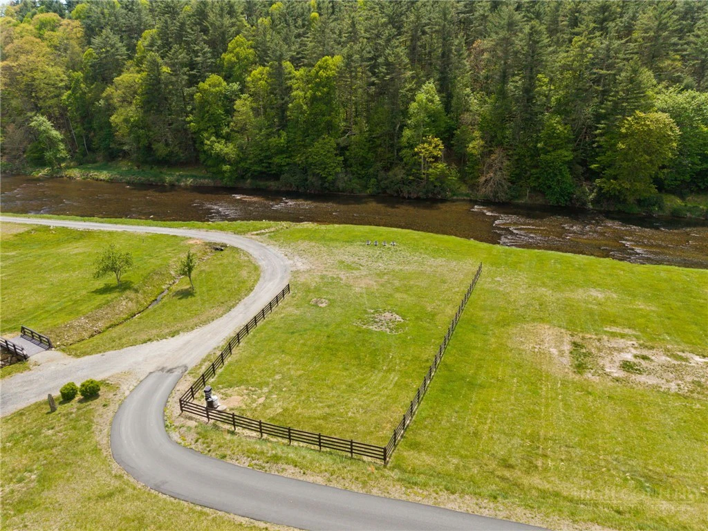 Image number 4 for the current listing