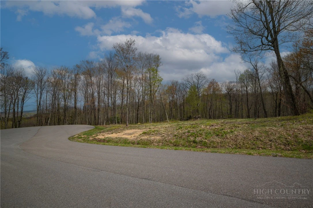 Image number 18 for the current listing