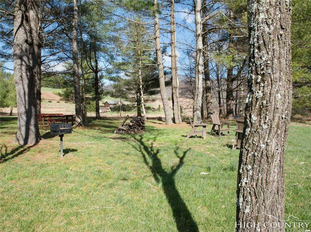 Image number 11 for the current listing
