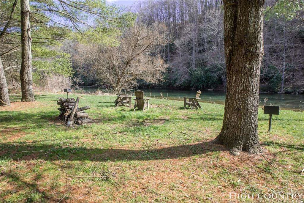 Image number 5 for the current listing