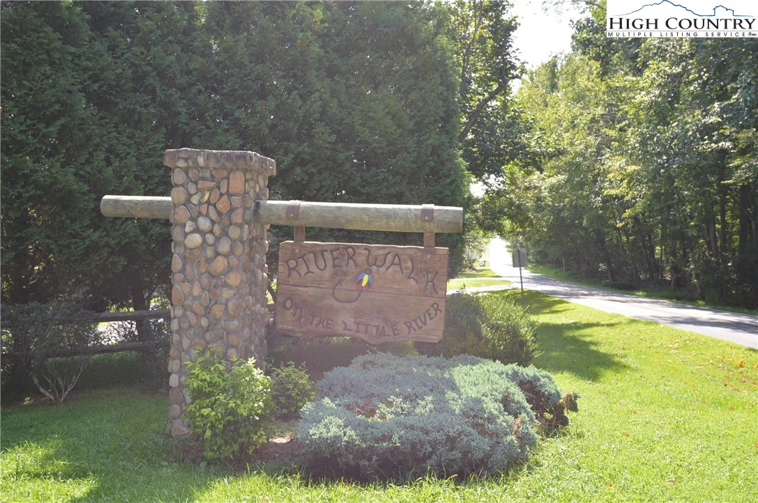 Image number 4 for the current listing