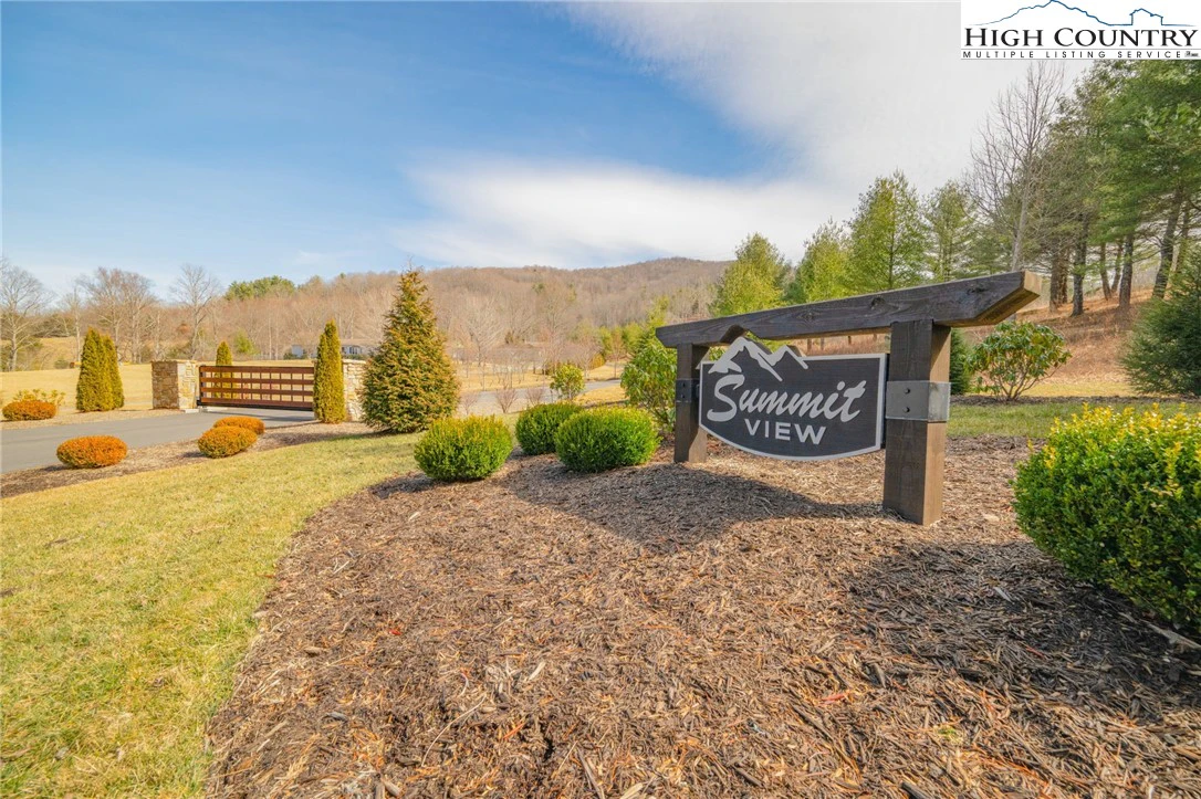Image number 19 for the current listing