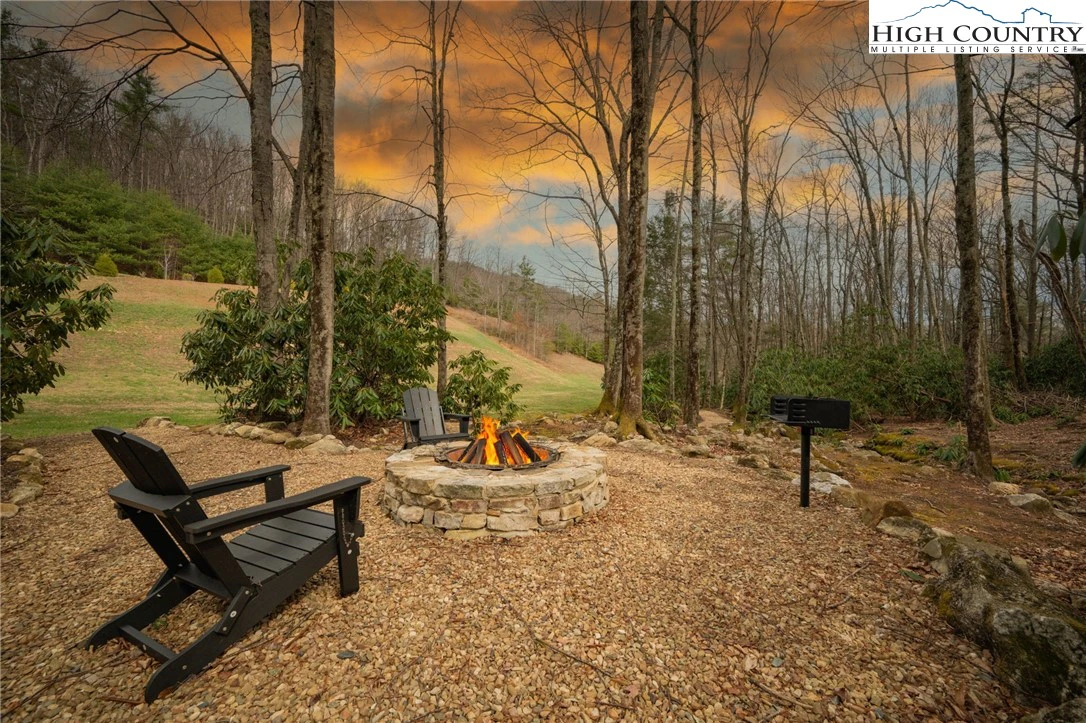 Image number 9 for the current listing