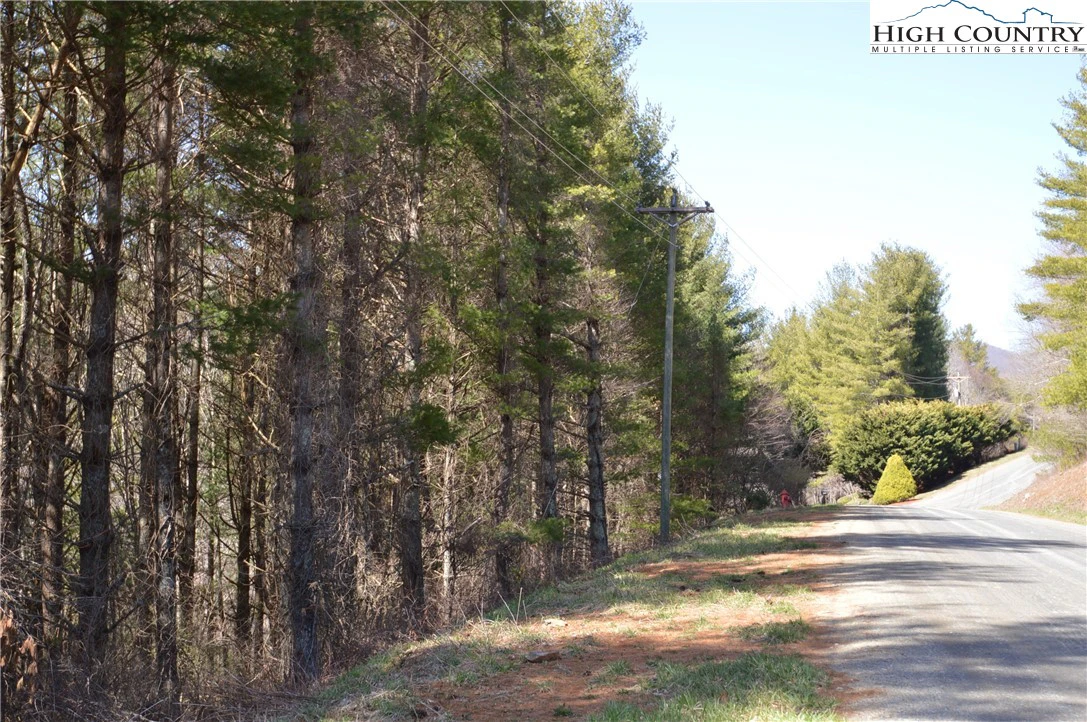 Image number 19 for the current listing