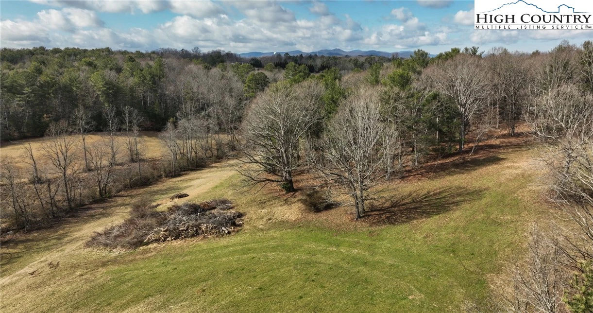 Image number 18 for the current listing