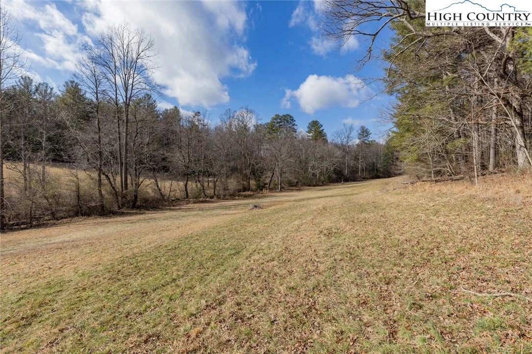Image number 21 for the current listing