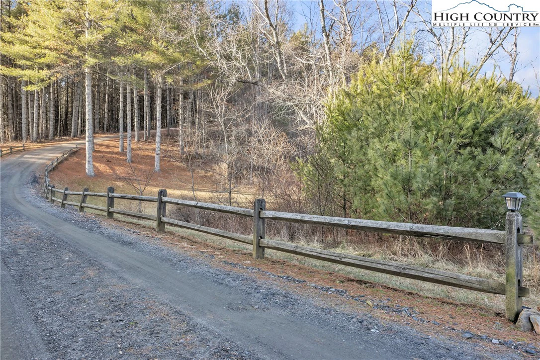 Image number 20 for the current listing