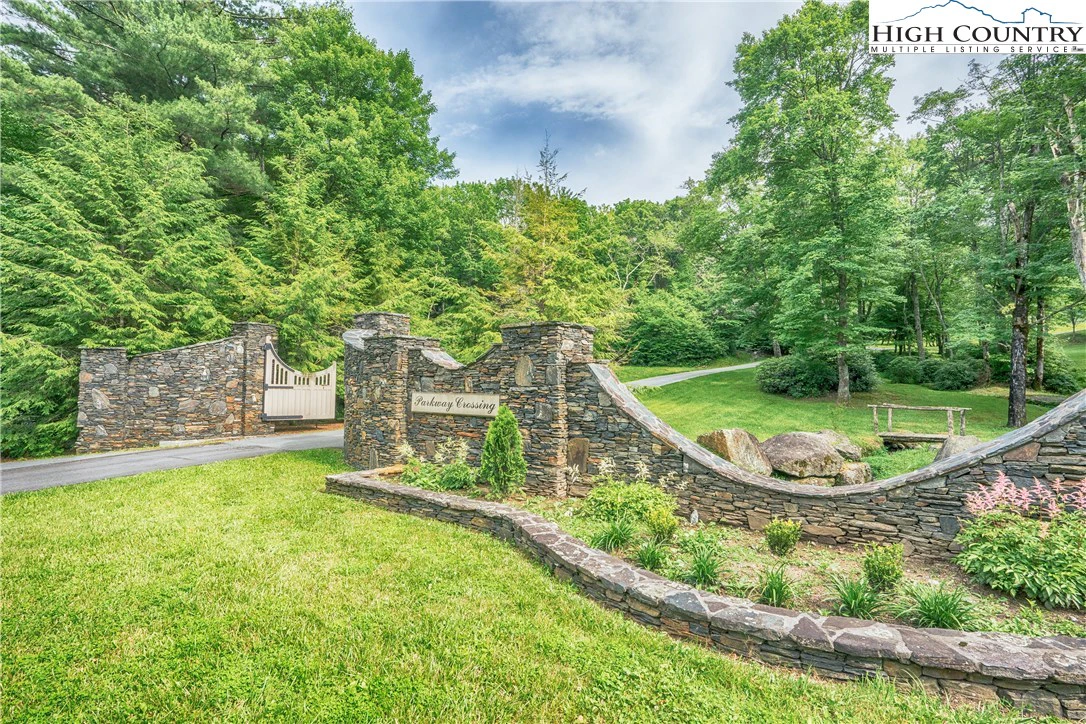 Image number 12 for the current listing