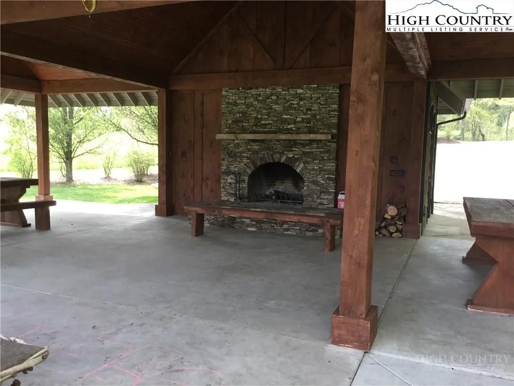 Image number 8 for the current listing
