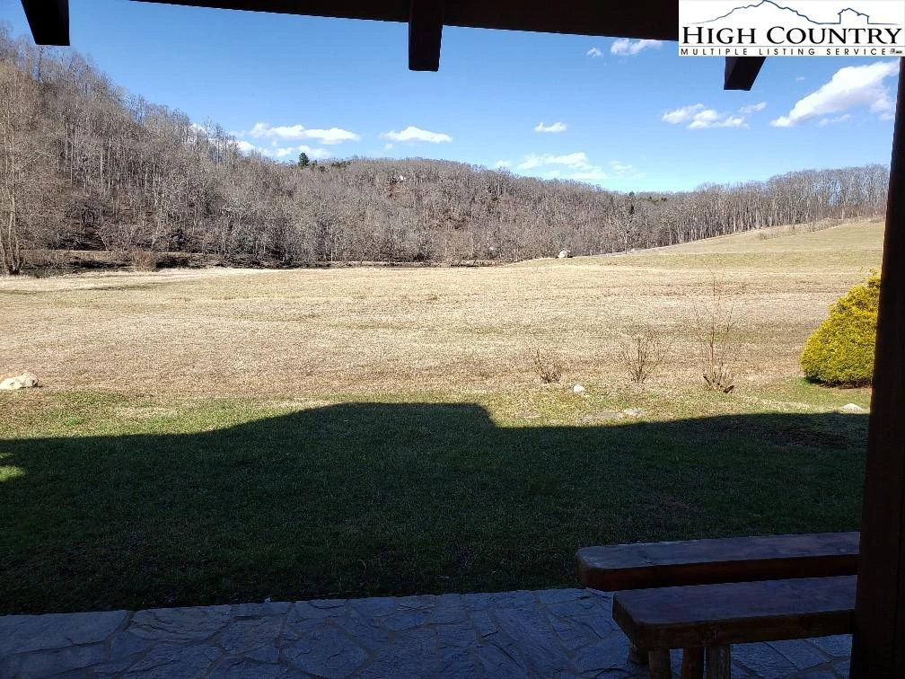Image number 13 for the current listing