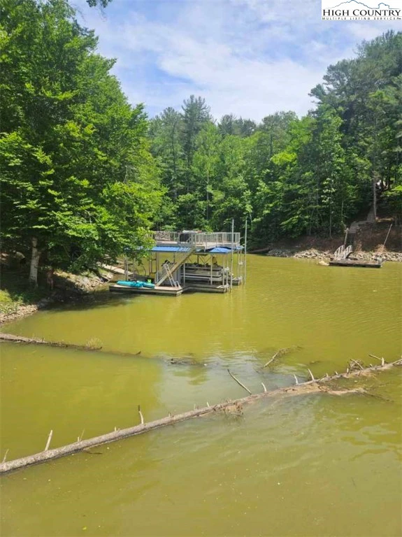 Image number 11 for the current listing