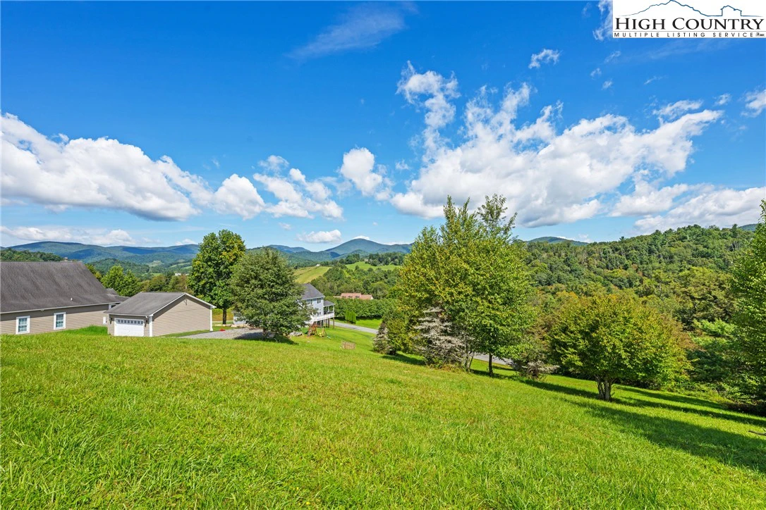 Image number 18 for the current listing