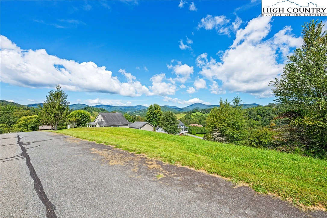 Image number 15 for the current listing