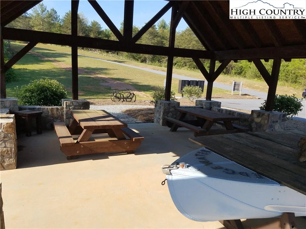 Image number 9 for the current listing