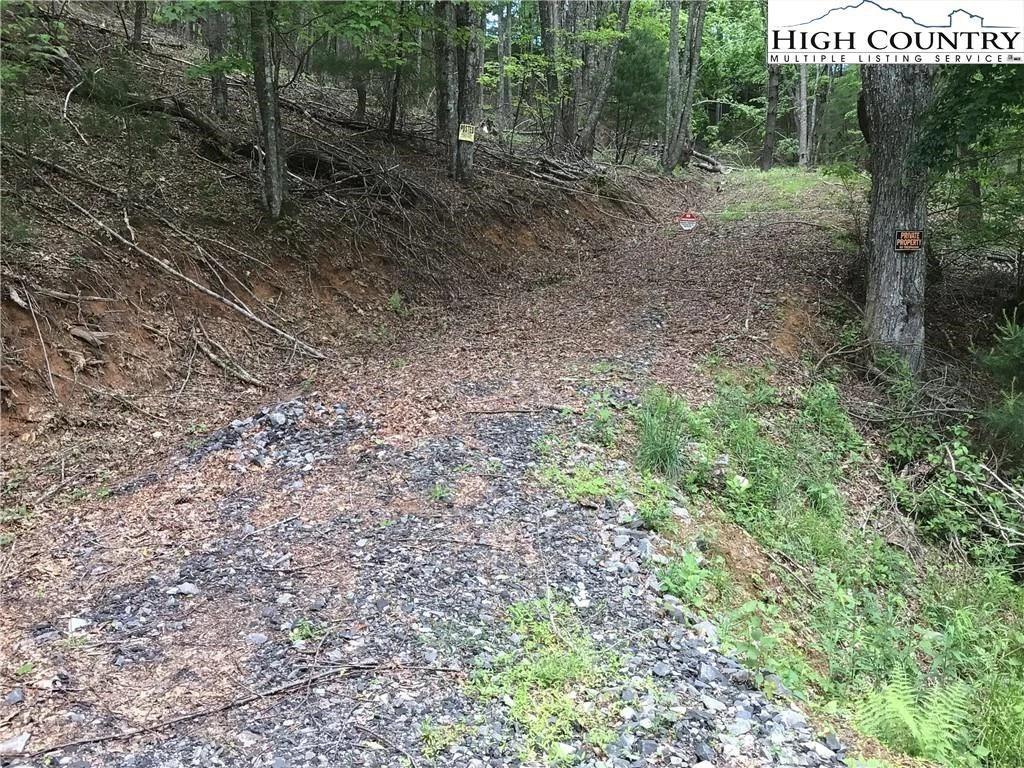 Image number 9 for the current listing