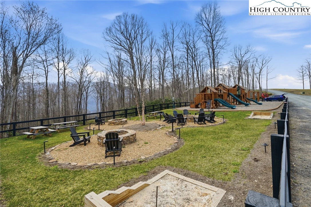Image number 3 for the current listing