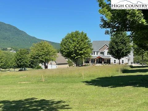 Image number 3 for the current listing