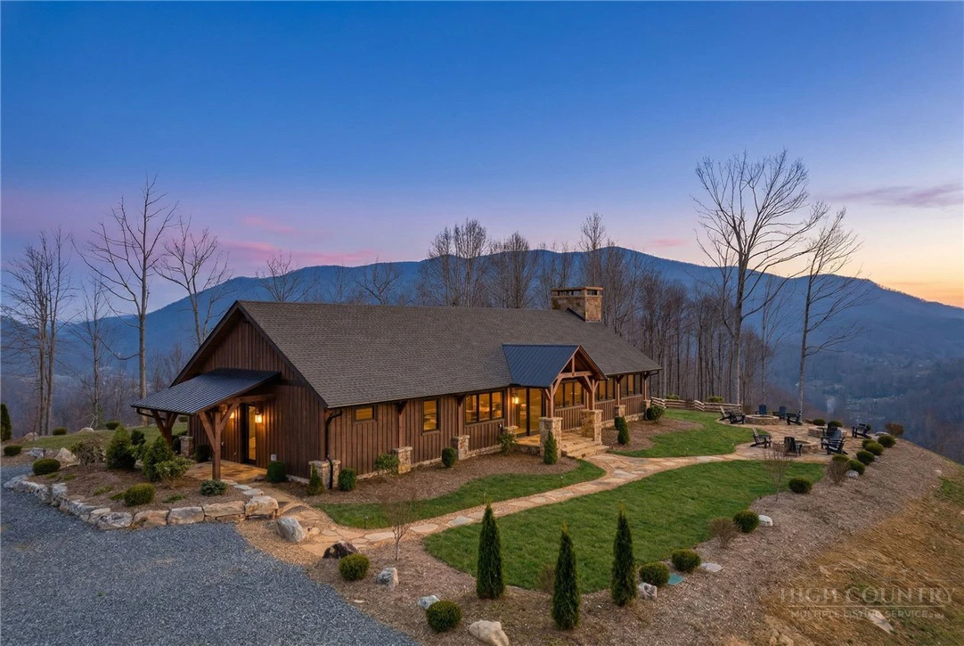 Image number 9 for the current listing