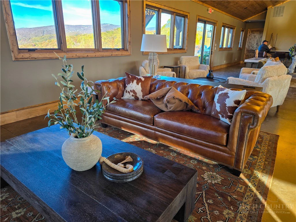 Image number 12 for the current listing
